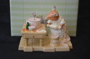 dbh-52-mrs-toadflax-decorates-cake-04