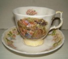 tea-cup-and-saucer-01-lady